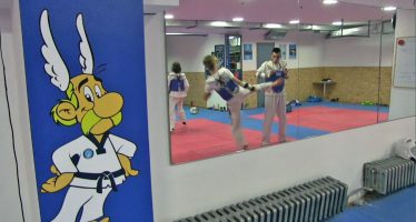 Tekvondo klubu Asteriks 10 medalja na kupu Srbije (VIDEO)