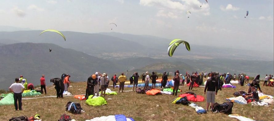Niš još jednom odličan domaćin paraglajderistima iz regiona, ali i sveta (VIDEO)