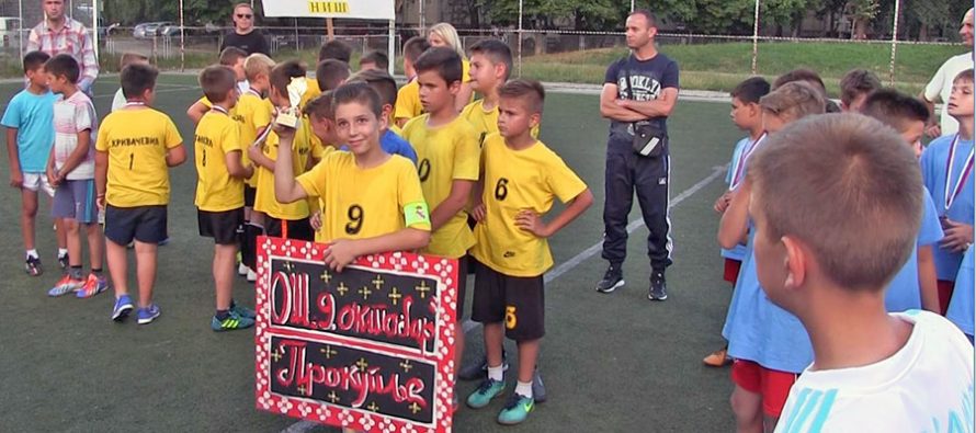 Turnir za osnovce – Između dve vatre i futsal (VIDEO)
