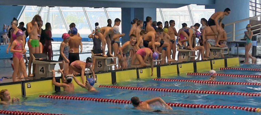 Prvenstvo za “školarce” u plivanju sve masovnije (VIDEO)