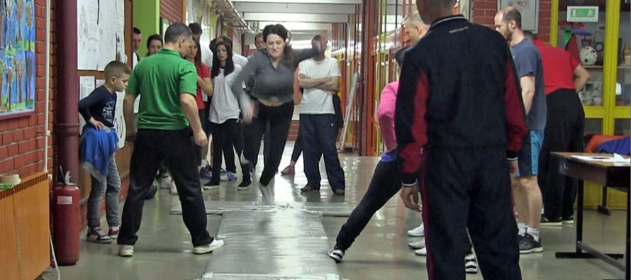 Sportsko nadmetanje radnika u prosveti još jednom okupilo veliki broj škola (VIDEO)