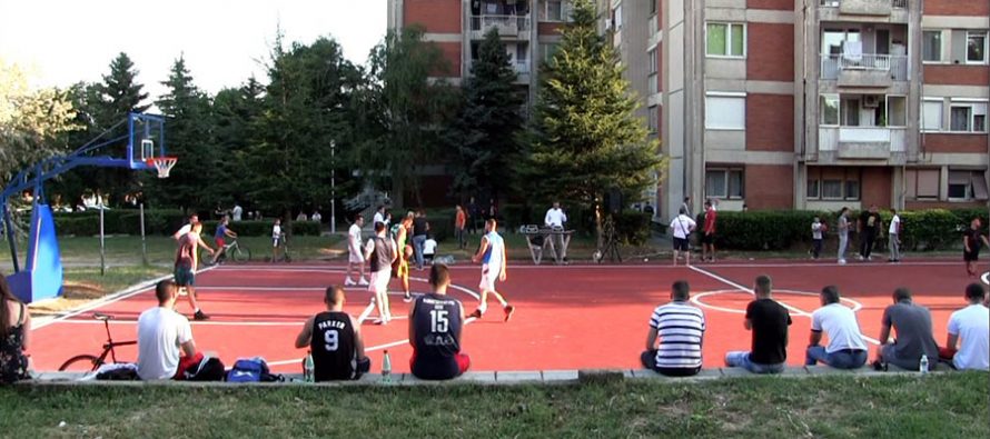Uređen još jedan košarkaški teren u gradu (VIDEO)