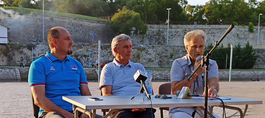 Legendarni trener održao tribinu na nišavskom keju(VIDEO)